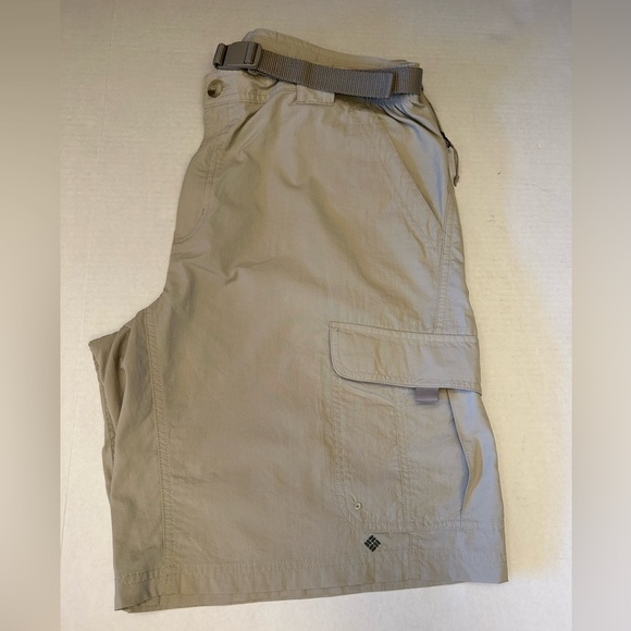 Columbia belted Omni Wick Advanced evaporation unisex tan cargo shorts. Sz-L V3 - Picture 5 of 9